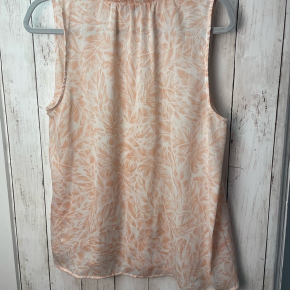 Elizabeth and James Women's Peach Sleeveless Top - Picture 4 of 8